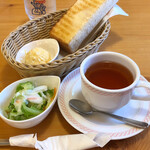 Komeda Kohi - 紅茶(ストレート)＋モーニングB 手作りたまごペースト＋自家製コールスローサラダ