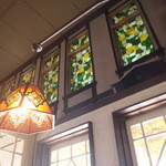 チロリン村 - 店内からしか見えないステンドガラス