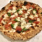 ピッツァリア ブエノス - ロマーナ(Sサイズ)1300円税込(マリゲリータ、ミニトマト、ケイパー、アンチョビ、オレガノ、ガーリック)