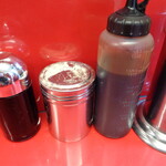 ラーメン二郎 - 調味料