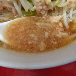ラーメン二郎 - 非乳化スープ