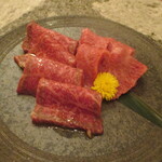 Tenkaichino Yakiniku Shoutaian - 肩ロース、内腿