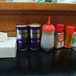 一条流がんこ総本家分家四谷荒木町 - 卓上の味変アイテム