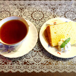 Bisutoro Honda - シフォンケーキと紅茶