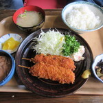 Misato - とり串かつ定食800円と自家製いか塩辛350円