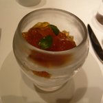 ア・ニュ ルトゥルヴェ・ヴー -  フレッシュ白桃とほうじ茶のジュレ