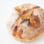 カミバン - 【2020.11】カマンベールりんご(税込310円)