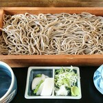 蕎麦処 伊右ェ門 - 田舎もりそば (大盛り)