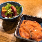 天びん棒 - 選べるお通し　塩辛と馬肉さいぼし