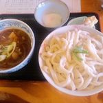 ししまる食堂 - 武蔵野うどん 肉汁　￥６００ ＋大盛り￥５０　＋ちくわ天 ￥５０