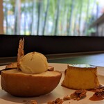 エヴァム・エヴァ・ヤマナシ・アジ - プリンと焼き林檎のデザートプレート