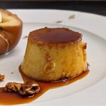 エヴァム・エヴァ・ヤマナシ・アジ - プリンと焼き林檎のデザートプレート