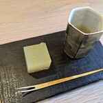 エヴァム・エヴァ・ヤマナシ・アジ - 一口甘味