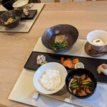 エヴァム・エヴァ・ヤマナシ・アジ - 