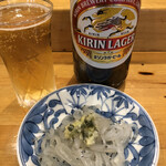 辰巳寿司 - ビールに生しらす