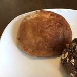 ライ麦ハウスベーカリー - ポイプッラ あんぱん。この店オリジナル、日本×フィンランドのコラボ。