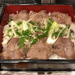 焼肉 黒バラモン - ネギタン重のアップ