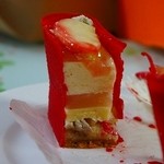 レ・グーテ - ペシュペシュ　420円　シャンパンのムースと 桃のゼリー、TOPは白桃！　