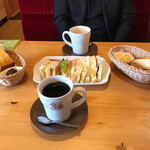 コメダ珈琲店 - モーニング(たまごペースト・おぐらあん)、ミックスサンド