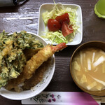 居喰処 光 - 2020/11/22
      本日の日替り 天丼 500円