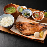 Charcoal grilled fish set