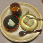 草庵秋桜 - 季節の甘味 牛乳プリン 水菓子 蕨餅