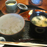 草庵秋桜 - 朝食　自家製米とお味噌汁