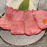 焼肉飯店 京昌園 - 特選黒タン塩 2000円