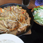 Fukurou - やみつきホルモン鉄板焼き定食 \780-