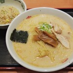 日高屋 - とんこつラーメン半チャーハンセット