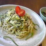 Enerugikafemikanya - ズッキーニのパスタ