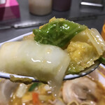 天理スタミナラーメン - 白菜、にゅ～～ん！