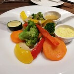 シーフードレストラン＆バー SK7 - 蒸し野菜　生姜ととうもろこしのソース