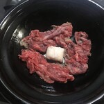 肉のあさの - 黒鍋で焼き上げます