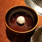 よろにく - シルクロースはたれに絡めてこちらのご飯と・・・