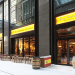 バル ポルティージョ デ エスパーニャ - 解放感あるテラス席でも楽しめます。