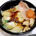 魚丼 - 5種盛り
            
            穴子×2
            めんたいこ
            ビントロ
            焦がしバター醤油サーモン