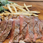 カンティーナ シチリアーナ トゥット イル マーレ 銀座4丁目 - 柔らかくて甘みを感じるビステッカ