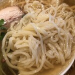 手打ちラーメン 谷家 - 醤油は細め、味噌は中太