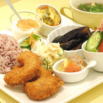 マンマボーノ - 野菜料理中心のワンプレート。いろいろな味をお楽しみください。