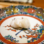 鮨よしの - 北海道産タコ　スダチがけ