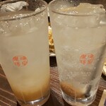 宮崎県日向市 塚田農場 - 梅干しサワー、桃酒の水割り