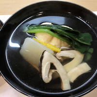 祇園ゆやま - 汁物は帆立の茶巾絞り松茸のお吸い物