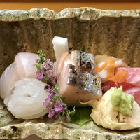 祇園ゆやま - お造りはヒラメ、鰆の炙り、中トロ、紋甲烏賊、湯葉
