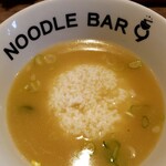 ヌードル バル 9 - スープにミニライスドボン！
