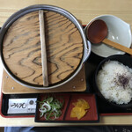 釜田 - 親子味噌煮込みうどん　1000円（税込）