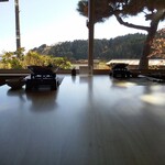 粋な屋 坂本 - 窓辺から外を