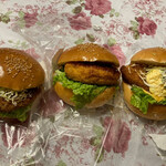 ヨークマート ベーカリー - 料理写真:メンチカツ、牛肉コロッケ、フィッシュ