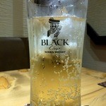 焼鳥・元気 - ビールの次は、ハイボール４５０円にしました。 ＮＩＫＫＡ ＷＨＩＳＫＹのグラスでの登場ですね。 ハイボールを飲むのは久しぶりかも。 ん～、美味しい！！