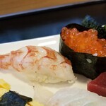 Uogashi Sushi - にぎり・アップ。